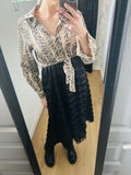 Robe froufrous