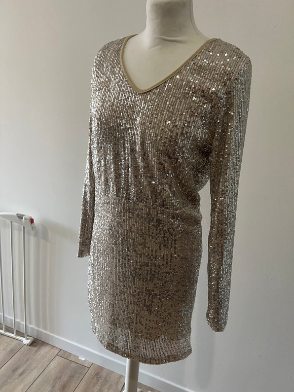Robe sequins gold