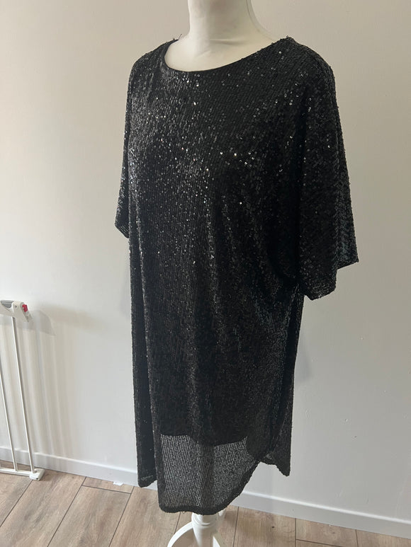 Robe sequins noire