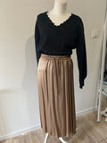 Pull noir broderie