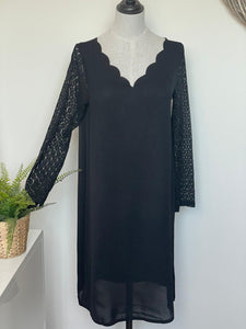 Robe dentelle noire